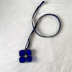 ステンドグラス 花 ネックレス ペンダント 青 ガラス ブルーのサムネイル