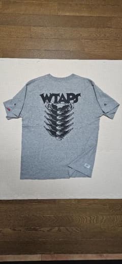 グレー Tシャツ M バックプリント有り 翼のロゴのサムネイル