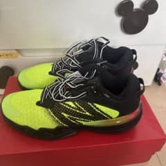 New Balance HELOW バスケットシューズ 蛍光イエローのサムネイル