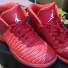 JORDAN スニーカーのサムネイル