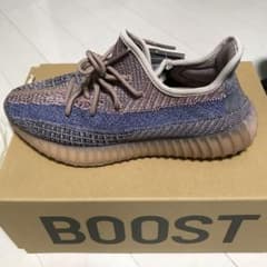 YEEZY 350 V2のサムネイル