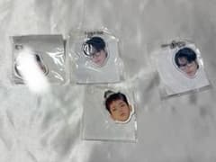 即購入❌ TREASURE フェイスキーホルダー 各500円のサムネイル