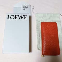 LOEWE値下げしました！長財布 ロエベ赤　アナグラムのサムネイル