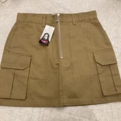 ミニスカートのサムネイル
