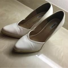 白 パンプス Mサイズのサムネイル