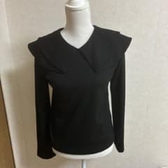 ギャルソン　 大きな襟付き黒長袖ニット