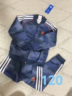 新品☆アディダスジャージセット　120のサムネイル