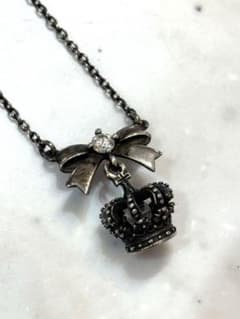 y*y様 ジャスティンデイビス ネックレス ペンダント シルバー 王冠 リボン y*y様 ジャスティンデイビス ネックレス ペンダント シルバー 王冠