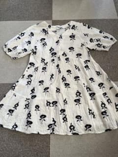 【美品】ZARA 花柄ワンピース 白 青 160cmのサムネイル