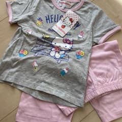 女の子　キティちゃん　半袖パジャマ100のサムネイル