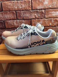 HOKA ONE ONE スニーカーのサムネイル