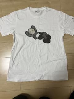 ユニクロ&カウズコラボ　Tシャツのサムネイル
