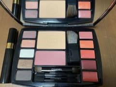 CHANEL シャネル メイクパレット（ミニマスカラ付き）のサムネイル