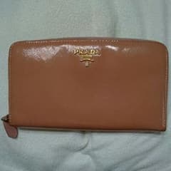 ちゃんちぃ様専用!!PRADA サファイアーノ 長財布のサムネイル