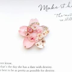 no.1782 レジン ヘアゴム ブローチ ポニーフック 桜 no.1782 レジン ヘアゴム ブローチ ポニーフック 桜 - メルカリ