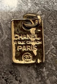 律*様 CHANEL プレート型ネックレストップ　31.RUE CAMBON P 律*様 CHANEL プレート型ネックレストップ 31.RUE CAMBON P - メルカリ