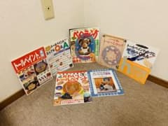 トールペイント用の本、筆、絵の具及び小道具のサムネイル