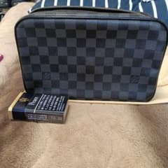 Louis Vuitton ダミエ グラフィット クラッチバッグ
