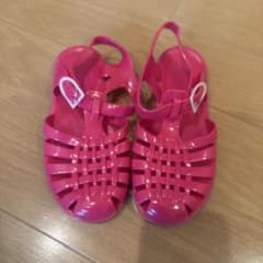 プチバトー ストラップ付きサンダル