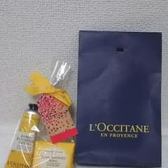 【ロクシタン】ハンドクリーム&バスソープセット【新品・未使用】のサムネイル