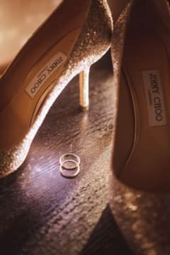 【JIMMY CHOO】シルバーグリッターパンプス（ヒール8.5㎝）ジミーチュウのサムネイル