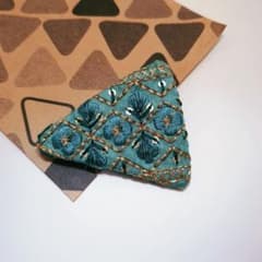 【ハンドメイド】刺繍リボンのブローチのサムネイル