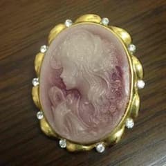 カメオブローチのサムネイル