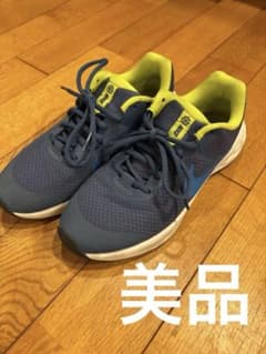 NIKE キッズ　シューズ　23.5cmのサムネイル