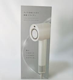 未使用品 ニトリ／ナノうるおいイオン美髪ドライヤー NL701 WH