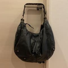 値下げ★スタッズ&タッセル付き　ショルダーバッグのサムネイル