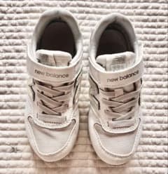 【new balance】キッズスニーカー ホワイト 18cmのサムネイル