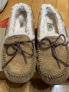 UGG モカシン ダコタ　週末セールのサムネイル