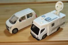 トミカ 日テレ 中継車 ＆ スズキ ワゴンR 2台セットのサムネイル