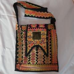 少数民族、モン族刺繍のショルダーバッグ④のサムネイル