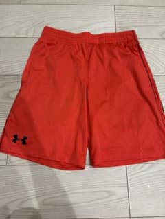 Under Armour レッド ショートパンツ MDのサムネイル
