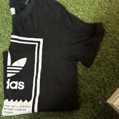 adidas ブラック Tシャツのサムネイル