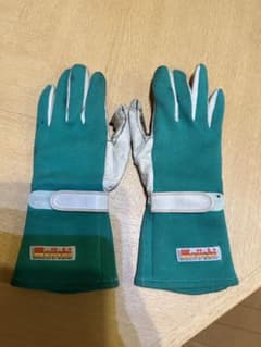 レーシンググローブ (実際に使用された品) 土屋圭市直筆サイン入り レーシンググローブ 緑 L 入荷しました。 | 土屋圭市