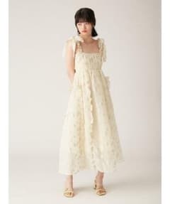 Lily Brown》コルセットレイヤードワンピースBelanja di Mercari dari 