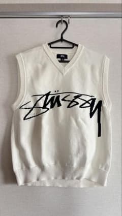 Stussy ホワイト Vネック ニットベスト - メルカリ