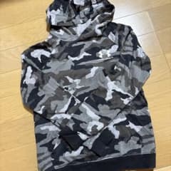 UNDER ARMOUR カモフラ柄 パーカーのサムネイル