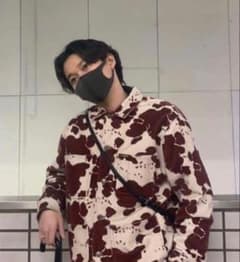supreme Velvet Chore Coat cow柄 牛 シュプリーム Supreme☆20SS☆Velvet Chore Coat☆XL☆COW - メルカリ