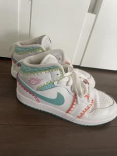 値下げ依頼された方の専用です。Nike Air Jordan 1 Mid21.5のサムネイル