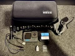 GoPro HERO10【動作確認済み／バッテリー2個／マウント付き】のサムネイル
