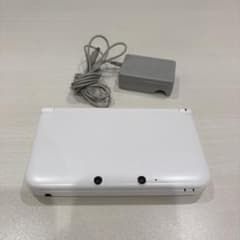 ニンテンドー3DS LL ホワイト 本体 充電ケーブル付きのサムネイル