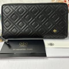 新品同様‼️トリーバーチ　財布　長財布　キルティング　ラウンドファスナー 新品同様‼️ トリーバーチ 財布 長財布 キルティング ラウンド