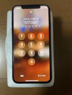 Apple iPhone X ブラック 本体のサムネイル