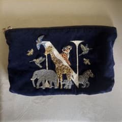 【専用】Elizabeth Scarlett トラ刺繍ポーチ Elizabeth Scarlett ポーチ ネイビー 刺繍 イニシャル - メルカリ