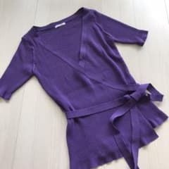 美品 ウエスト紐付き トップスのサムネイル