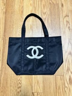 CHANEL ノベルティ 黒トートバッグのサムネイル
