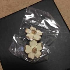 花ピアス  新品のサムネイル